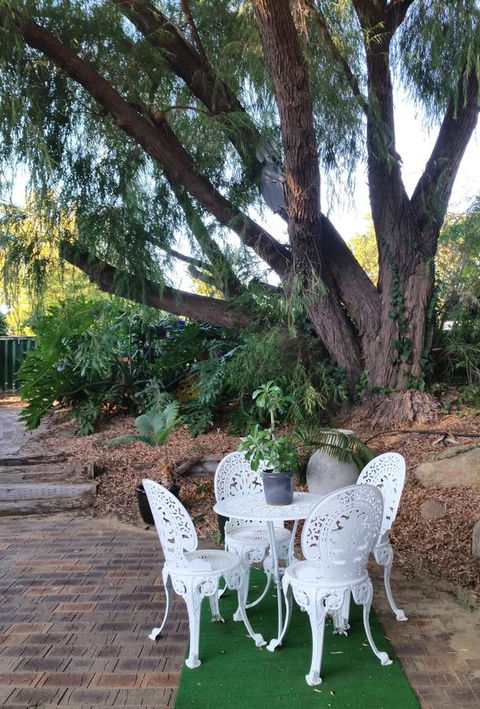 Jacaranda Hideaway Bed & Breakfast - Tourism TAS 15