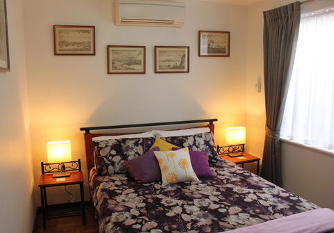 Jacaranda Hideaway Bed & Breakfast - Tourism TAS 2