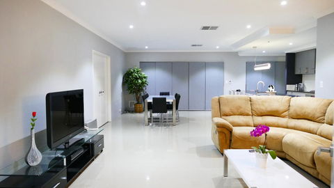 Rainbow Dream House - Tourism TAS 9