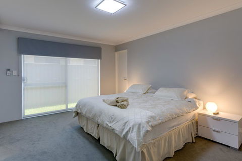 Rainbow Dream House - Tourism TAS 6