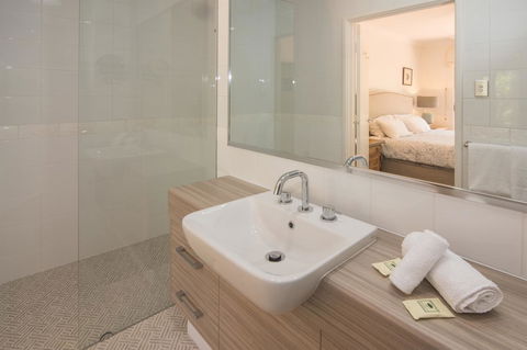 Bayshore Beachside Resort - Hobart Tourism 6