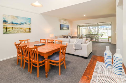 Bayshore Beachside Resort - Hobart Tourism 40