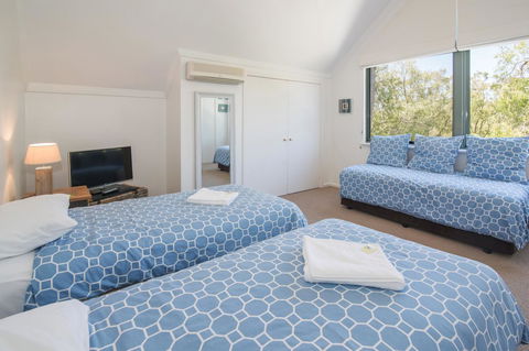 Bayshore Beachside Resort - Hobart Tourism 7