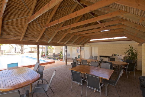 Bunbury Motel And Apartments - Tourism TAS 8