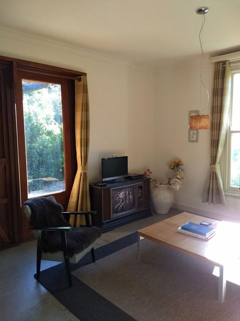 Hotham Ridge Estate - Hobart Tourism 22