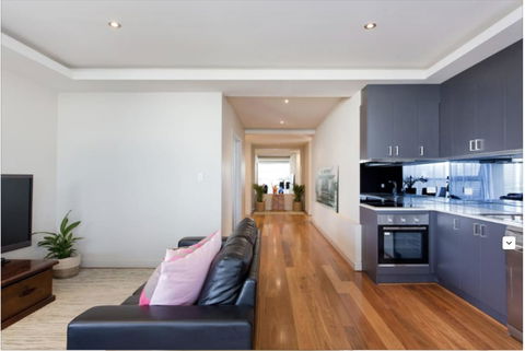 Adele's Luxury South Beach Apartment With King Bed - Hobart Tourism 12