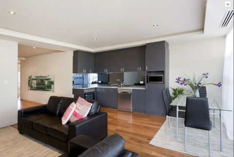 Adele's Luxury South Beach Apartment With King Bed - Hobart Tourism 10