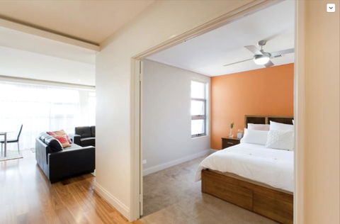 Adele's Luxury South Beach Apartment With King Bed - Hobart Tourism 4