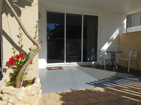 Stirling Apartments - Studio 1 - Hobart Tourism 7