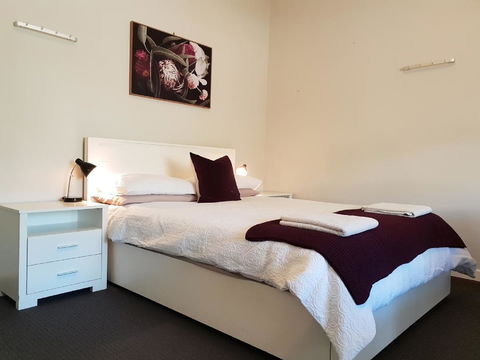 Stirling Apartments - Studio 1 - Hobart Tourism 6