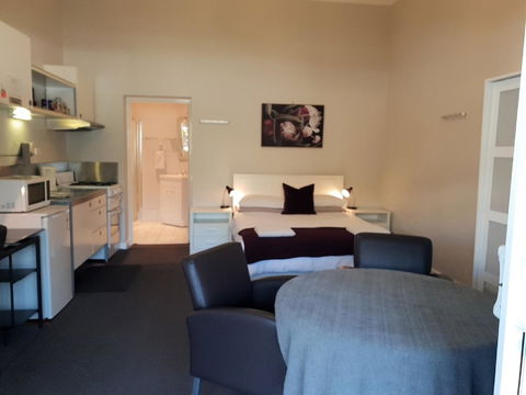 Stirling Apartments - Studio 1 - Hobart Tourism 4