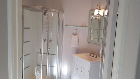 Stirling Apartments - Studio 1 - Hobart Tourism 3