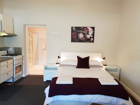 Stirling Apartments - Studio 1 - Hobart Tourism 8