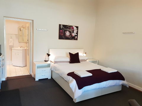 Stirling Apartments - Studio 1 - Hobart Tourism 0
