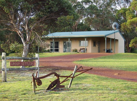 Riverside Retreat Chalets, Walpole - Hobart Tourism 8