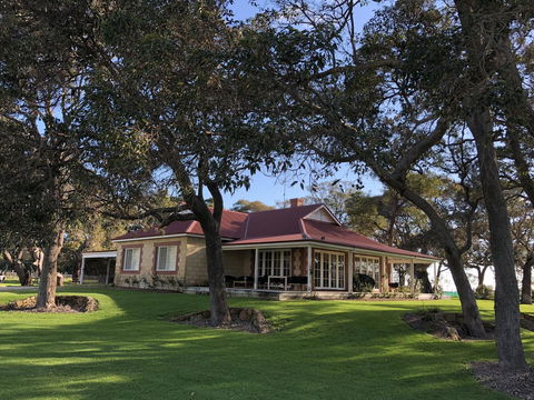 Caves Road Guest Houses - Hobart Tourism 19