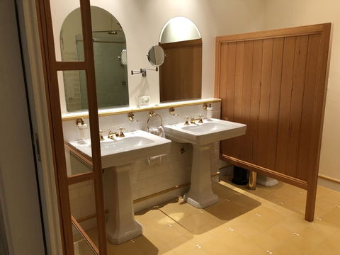 Caves Road Guest Houses - Hobart Tourism 5