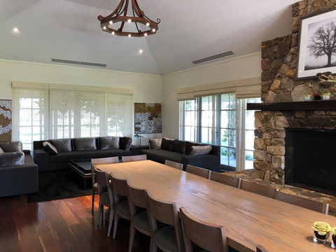 Caves Road Guest Houses - Hobart Tourism 12