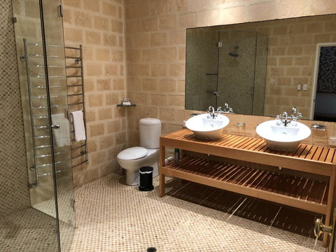 Caves Road Guest Houses - Hobart Tourism 17