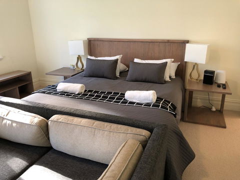 Caves Road Guest Houses - Hobart Tourism 10