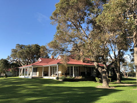 Caves Road Guest Houses - Hobart Tourism 4