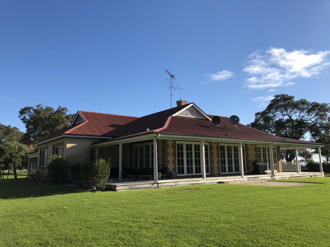 Caves Road Guest Houses - Hobart Tourism 14