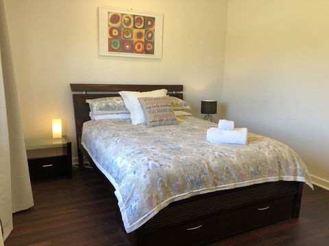 Inglewood Comfort - Hobart Tourism 7