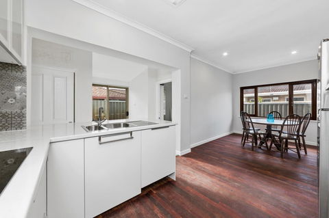 Inglewood Comfort - Hobart Tourism 16