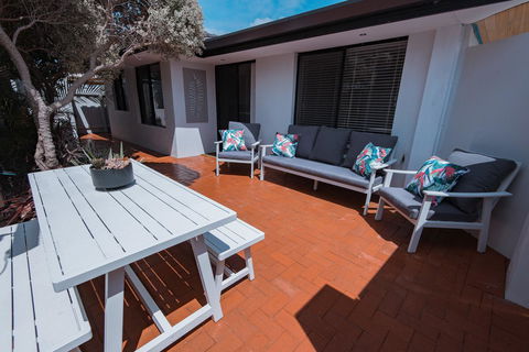 Mindarie Retreat - Hobart Tourism 11