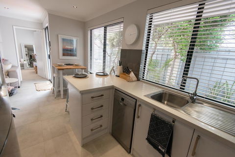 Mindarie Retreat - Hobart Tourism 8
