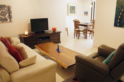 Suffolk House - Tourism TAS 7