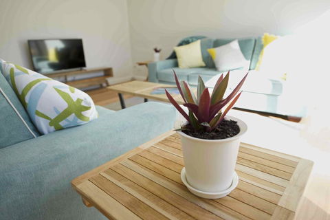 Sunny Blinco Street House - Tourism TAS 7