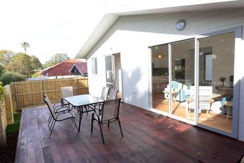 Sunny Blinco Street House - Tourism TAS 11