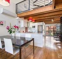 Spacious Central Townhouse - Hobart Tourism