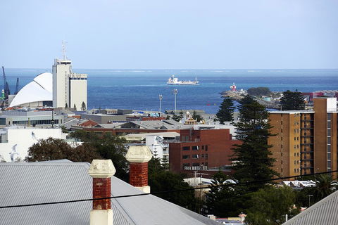 Studio 208 With Ocean Views - Tourism TAS 19