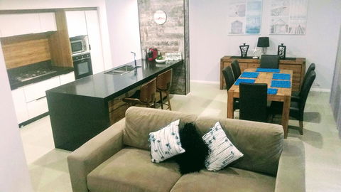 Mandurah Beach Front Apartment - Tourism TAS 17