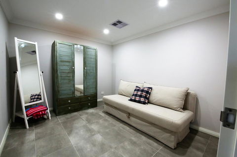 Studio Style Mindarie Marina - Hobart Tourism 7