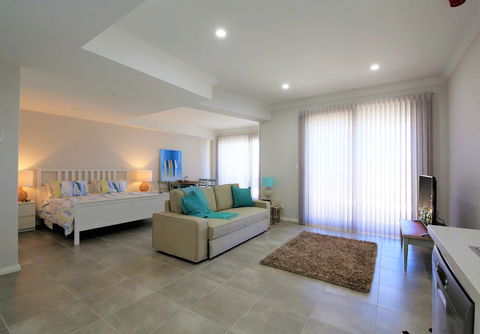 Studio Style Mindarie Marina - Hobart Tourism 4