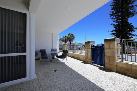 Studio Style Mindarie Marina - Hobart Tourism 12