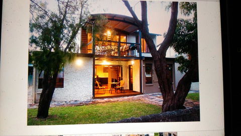 Dunsborough Luxury Villa - Hobart Tourism 0