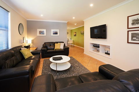 Albany Harbourside Apartments And Houses - Hobart Tourism 10