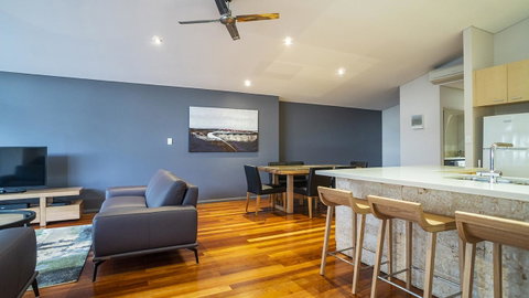 Central Avenue Apartments - Tourism TAS 6