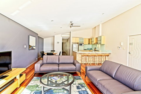 Central Avenue Apartments - Tourism TAS 13