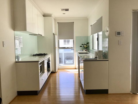 Gerring Court With Free 1 Car Bay Parking - Hobart Tourism 10