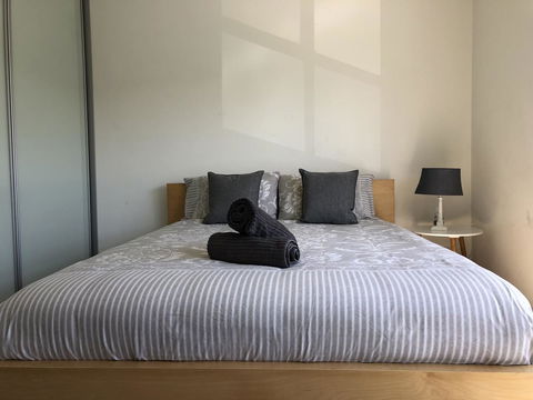 Gerring Court With Free 1 Car Bay Parking - Hobart Tourism 0