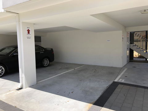 Gerring Court With Free 1 Car Bay Parking - Hobart Tourism 18