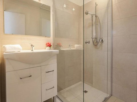 Attadale Excutive Villa - Tourism TAS 12