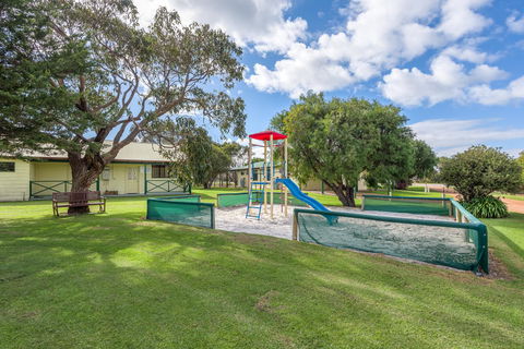 Surfside Ocean Beach Denmark Holiday Accommodation - Hobart Tourism 0