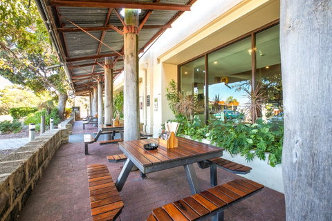 Nightcap At Wanneroo Tavern - Tourism TAS 10