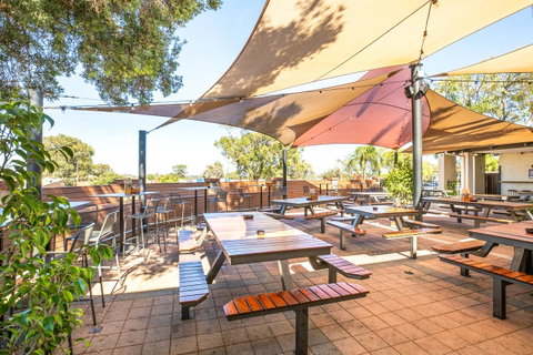 Nightcap At Wanneroo Tavern - Tourism TAS 7